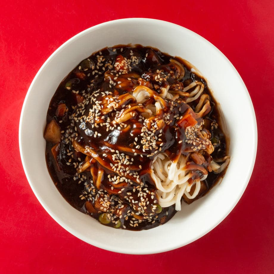 Mì trộn phô mai tương đen